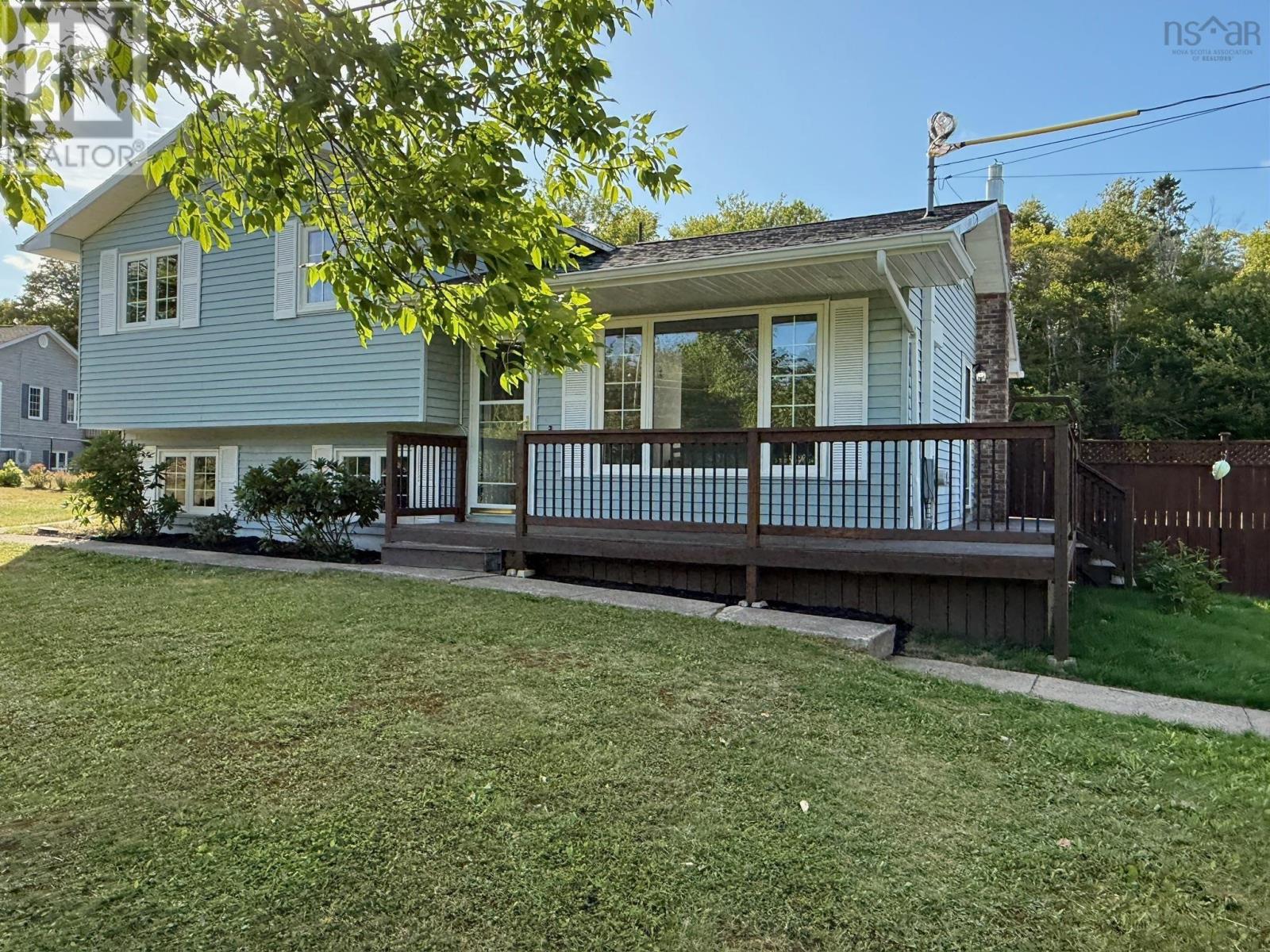 22 Oakland Dr, Howie Centre, NS B1L 1H1