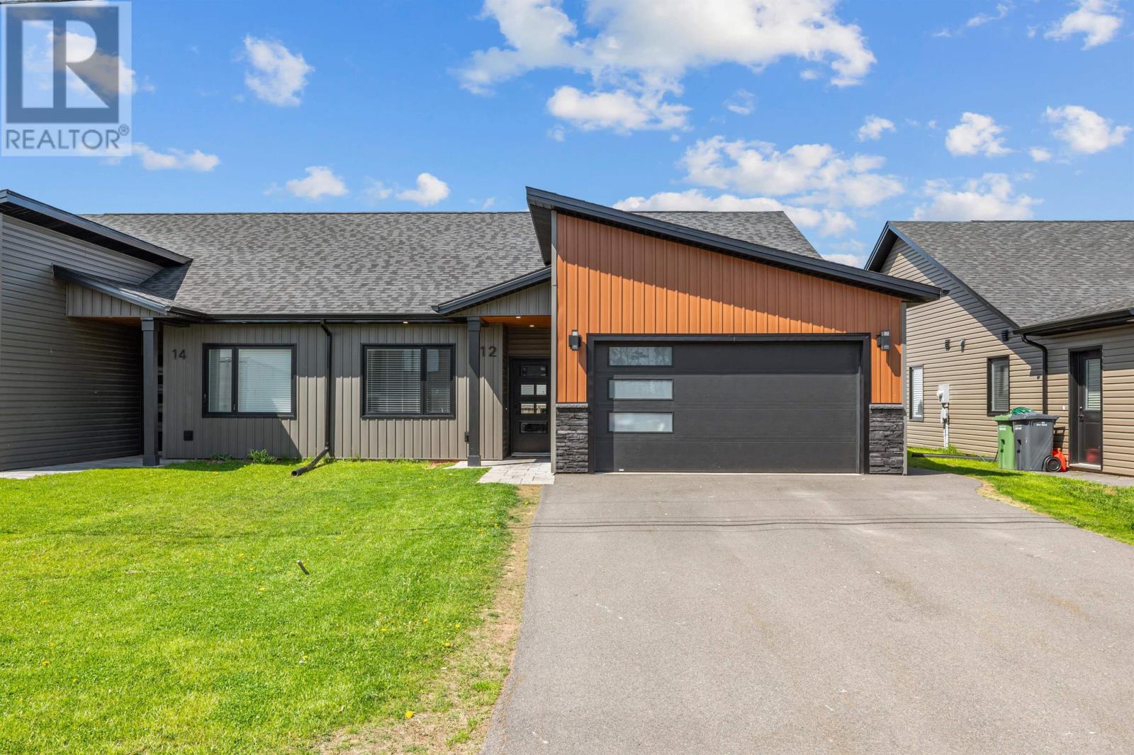 12 Pilot Ln, West Royalty, PE C1E 3P5