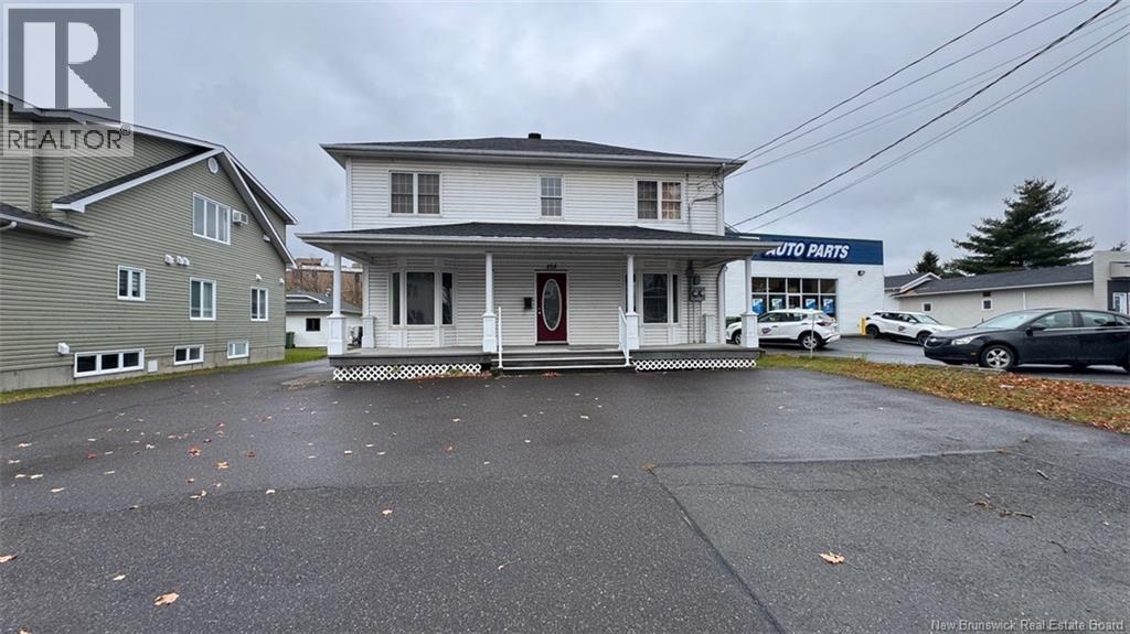 268 Victoria St, Edmundston, NB E3V 2H9