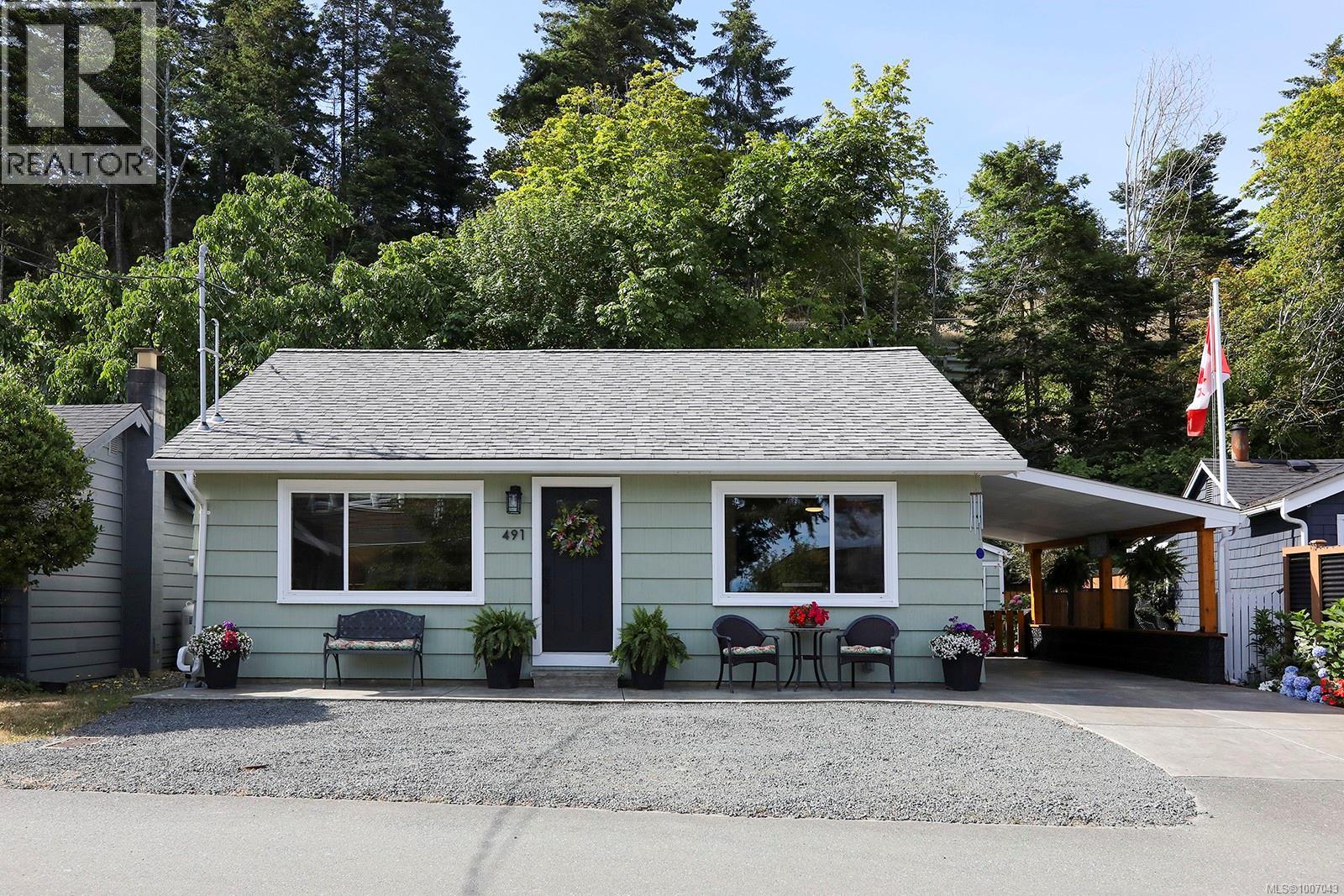 491 Windslow Rd, Comox, BC V9M 3T8