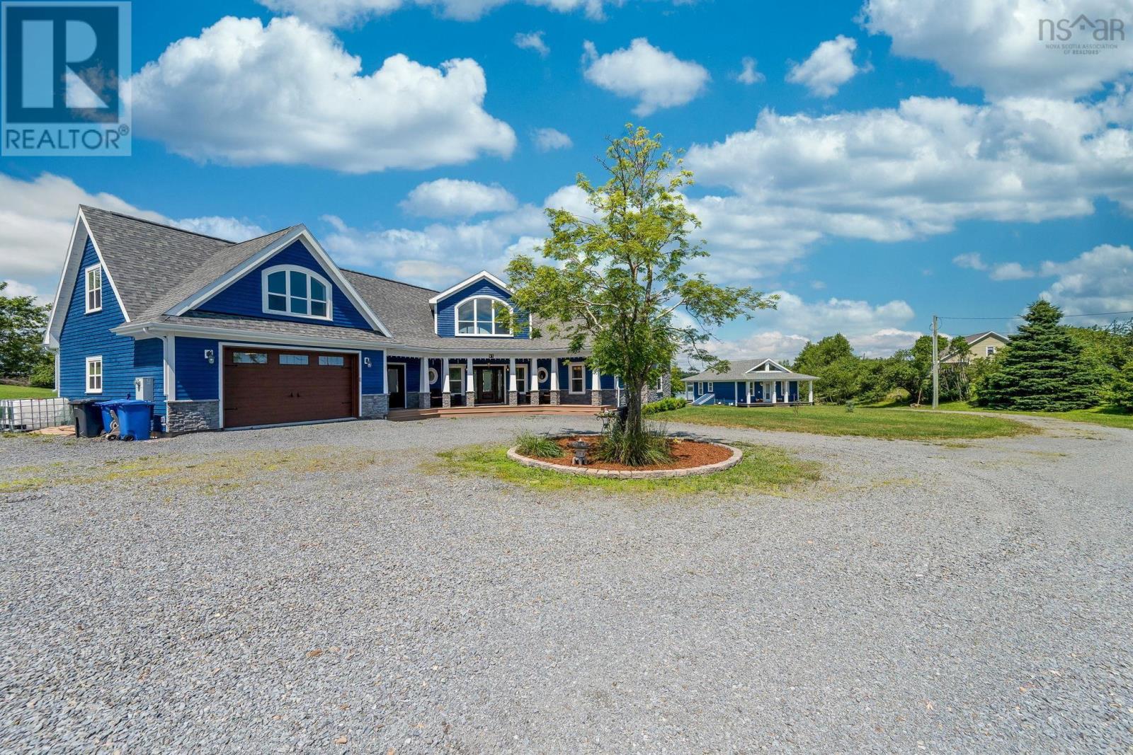 91 Driftwood Ct, Lunenburg, NS B0J 2C0