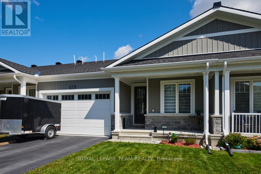 818 Companion Cres, Ottawa, ON K4M 0X1