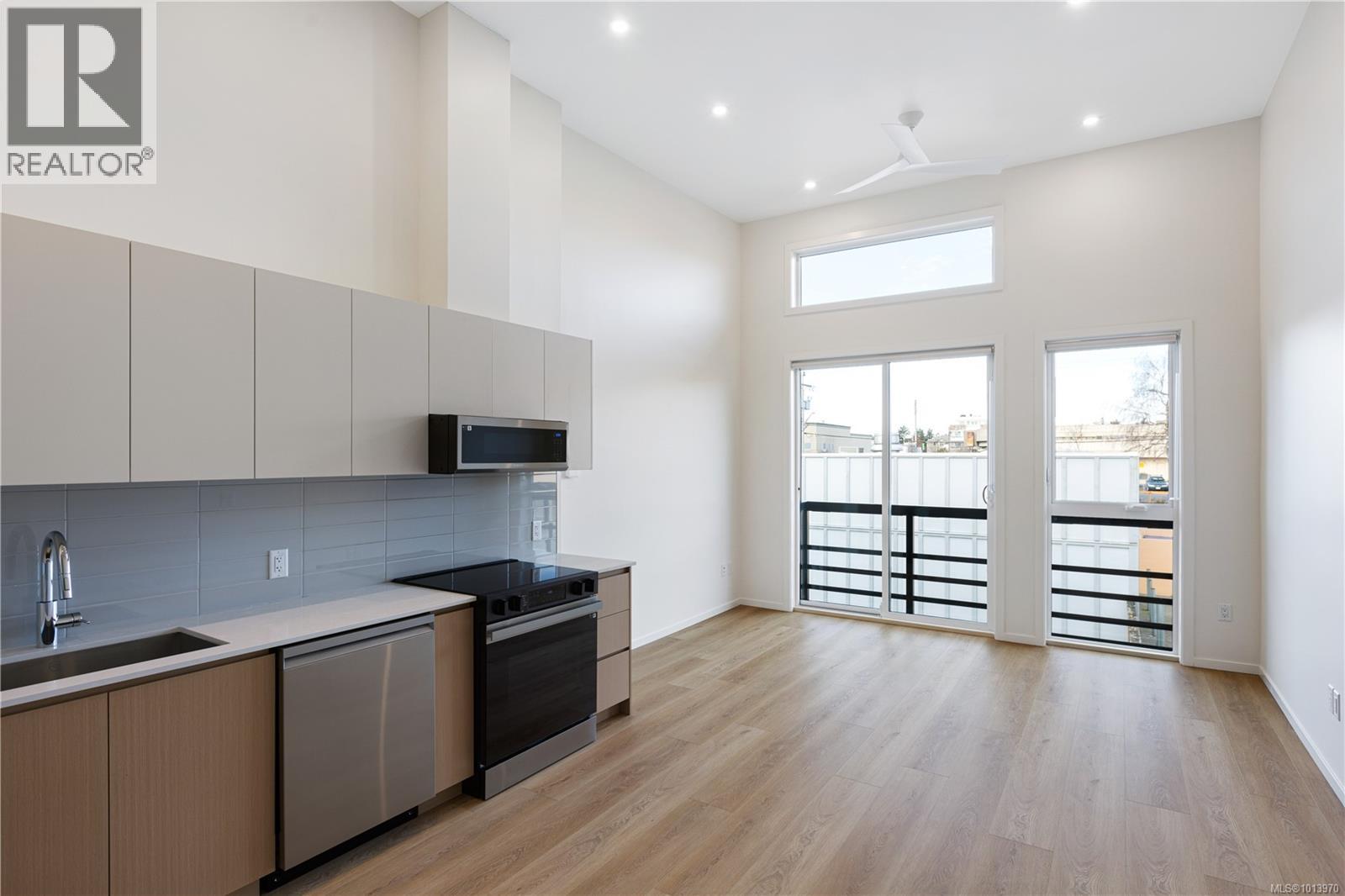 2374 Oakville Ave Unit 204 Ave, Sidney, BC V8L 1V5