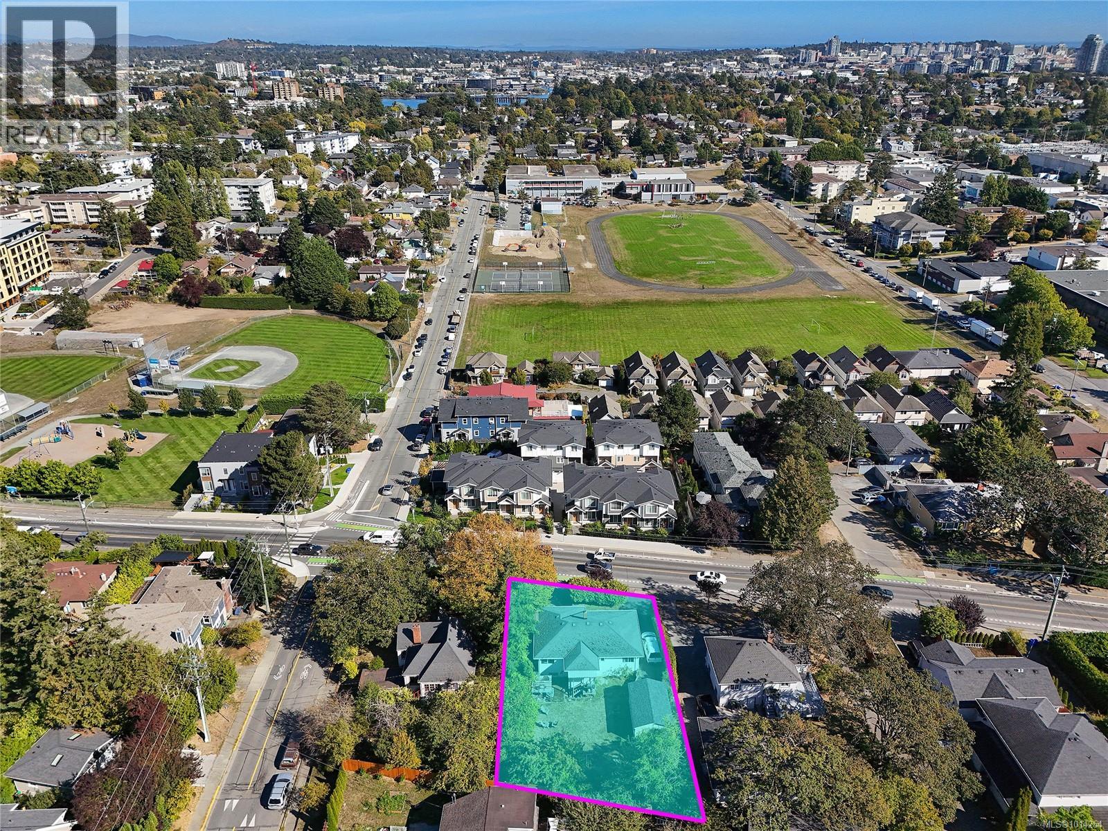 826 Lampson St, Esquimalt, BC V9A 6B2
