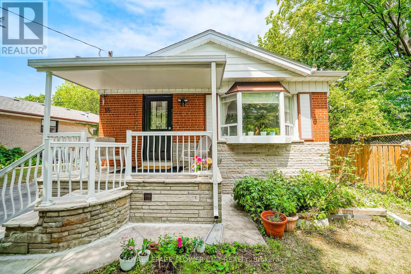 16 Scranton Rd S, Toronto Woburn, ON M1G 1W7