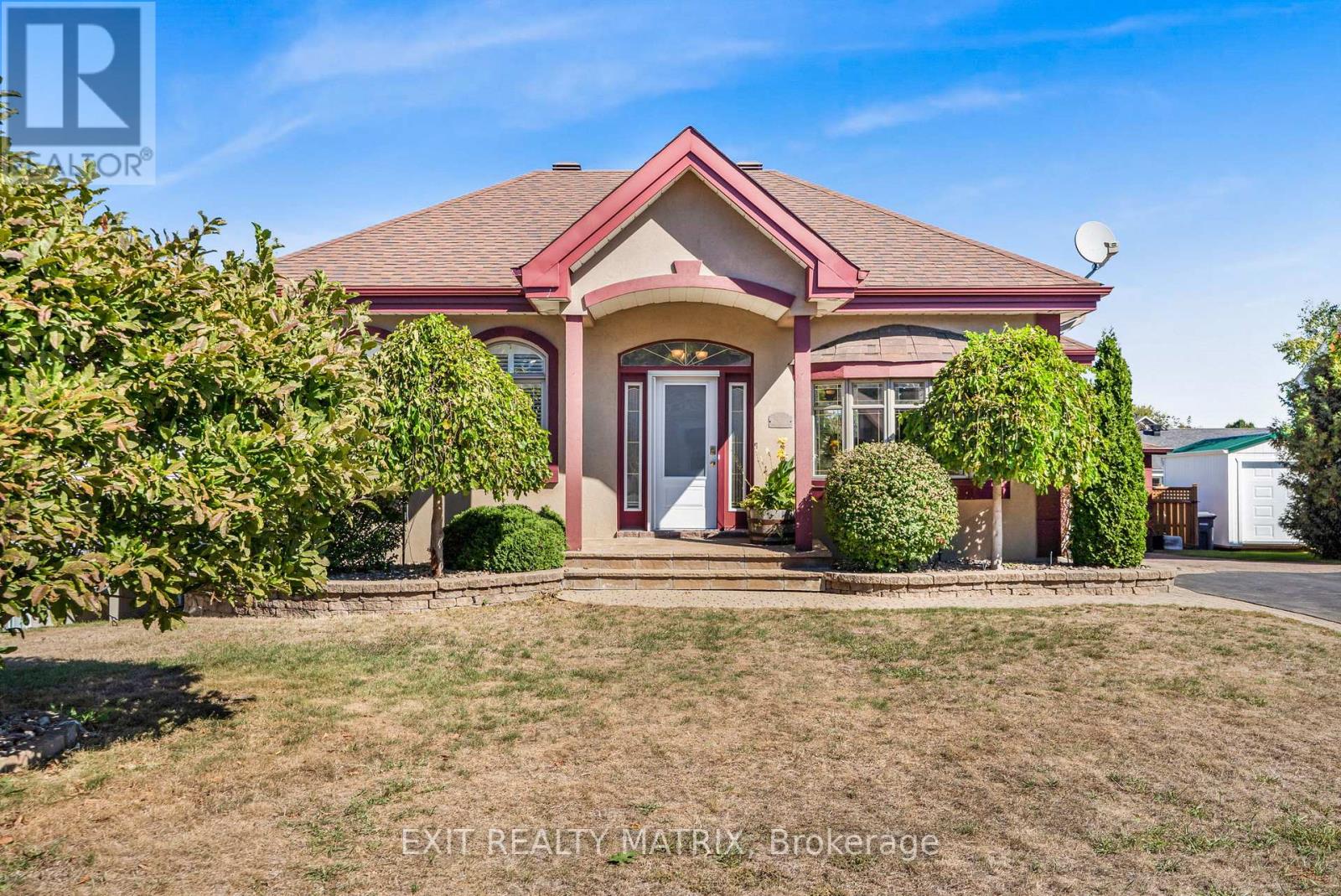 651 Stevens St E, Hawkesbury, ON K6A 3K5