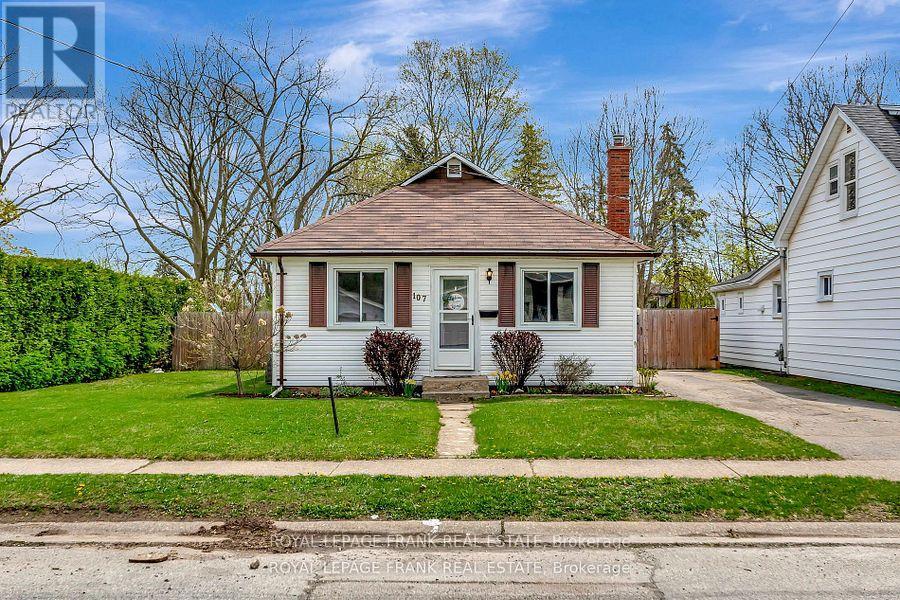 107 Fulton St, Brantford, ON N3R 4E9