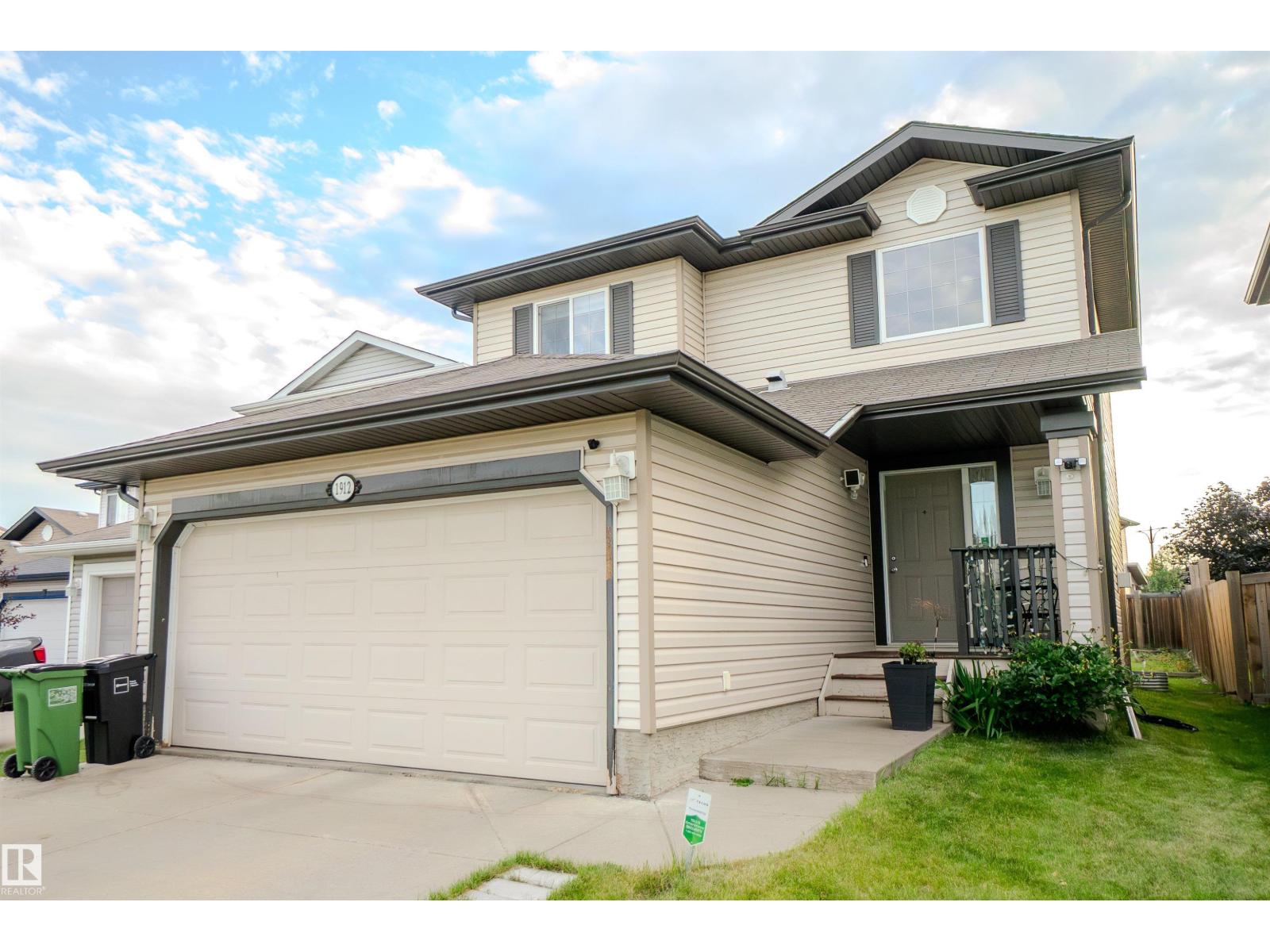 1912 Hammond Pl NW, Edmonton, AB T6M 0K3