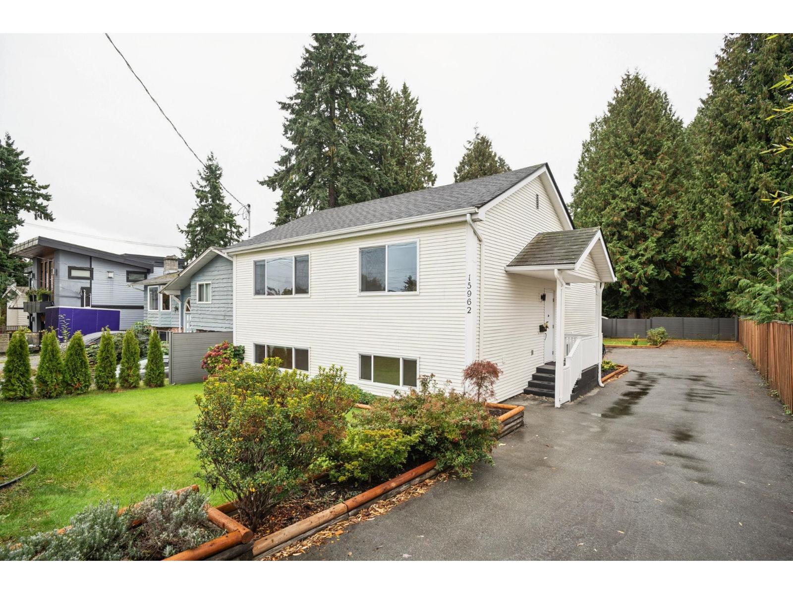 15962 N Bluff Rd, White Rock, BC V4B 3G8