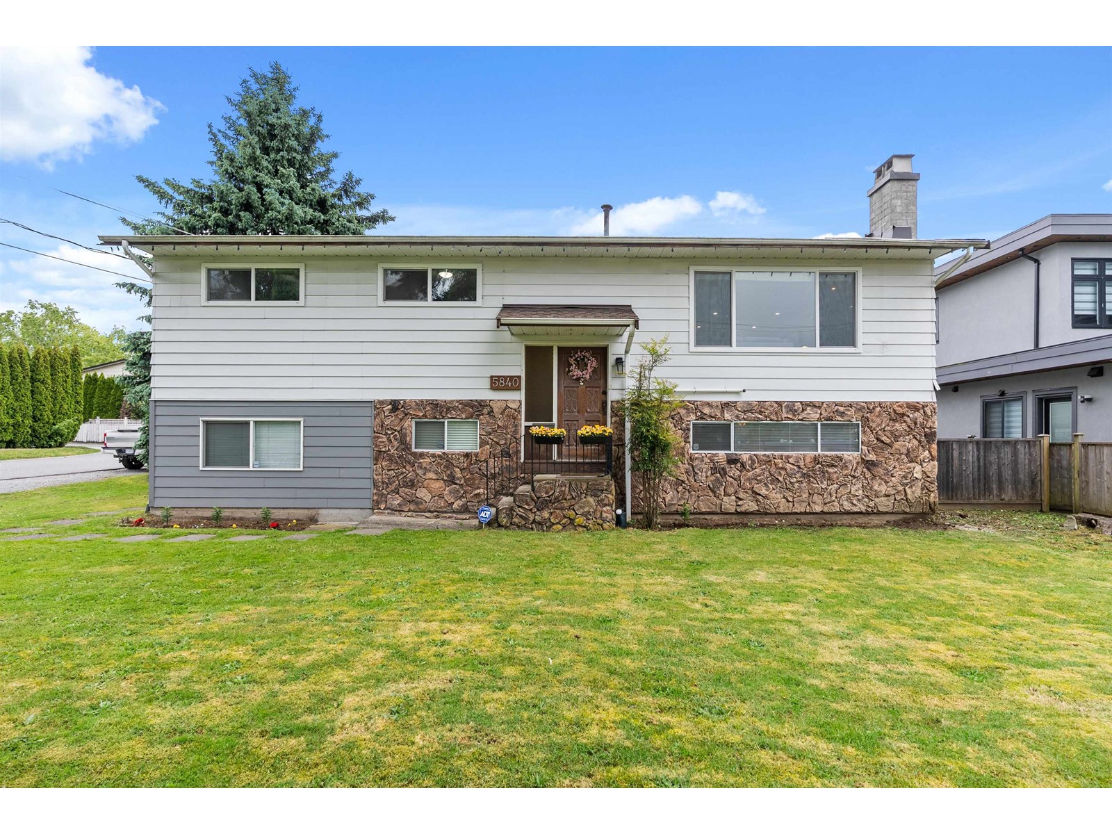 184 Street Unit 5840, Surrey, BC V3S 4N3