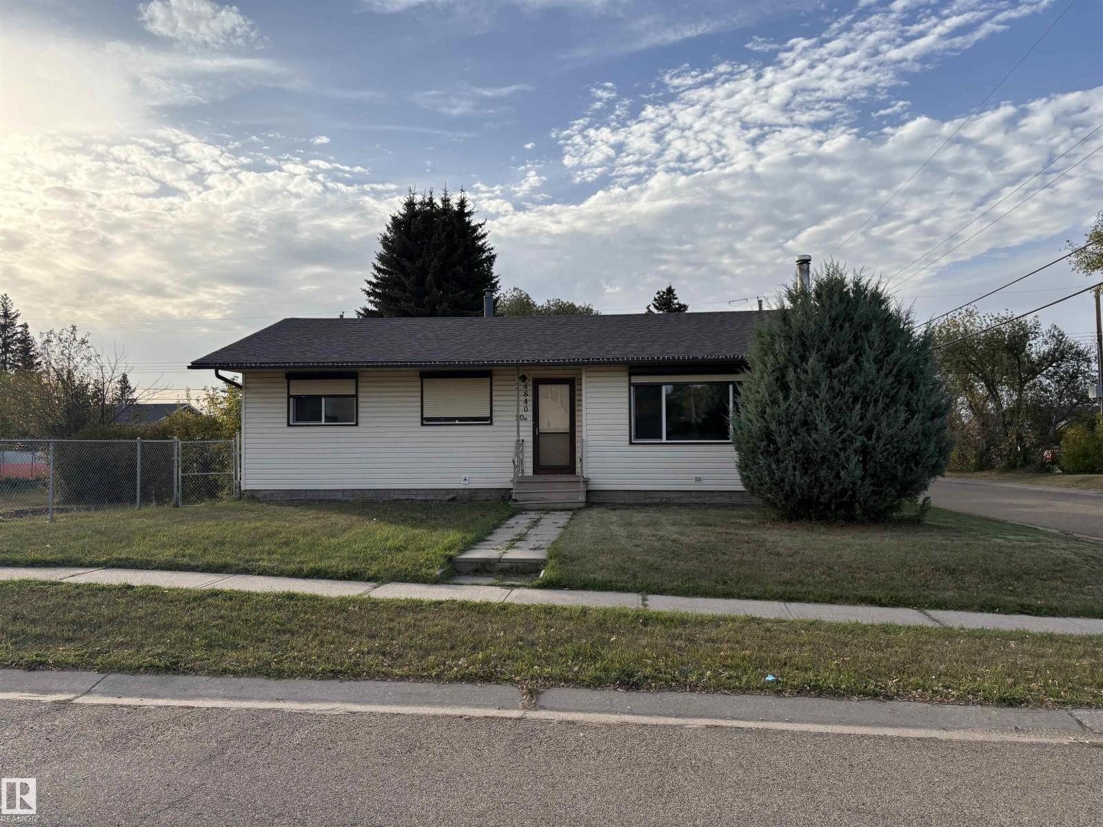 50 St Unit 4840, Gibbons, AB T0A 1N0