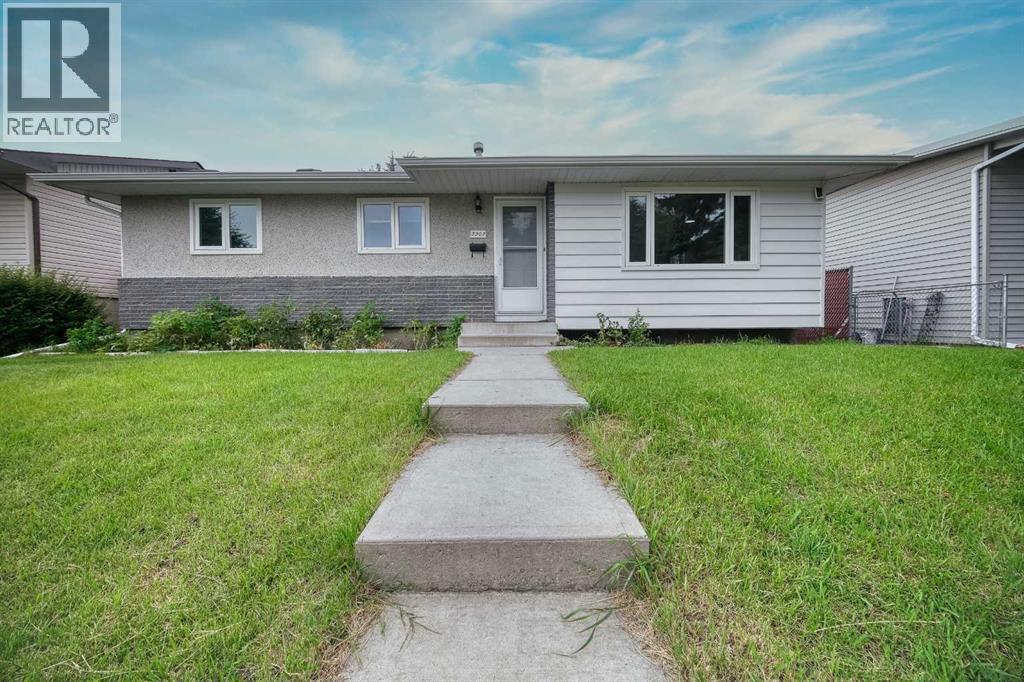3307 Boulton Rd NW, Calgary, AB T2L 1M2