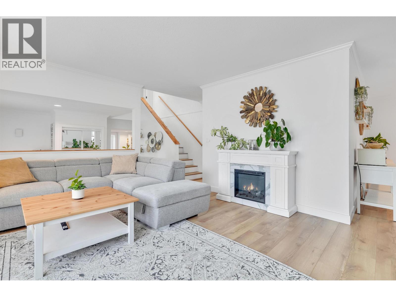 11399 Harrison St, Maple Ridge, BC V2X 9L2