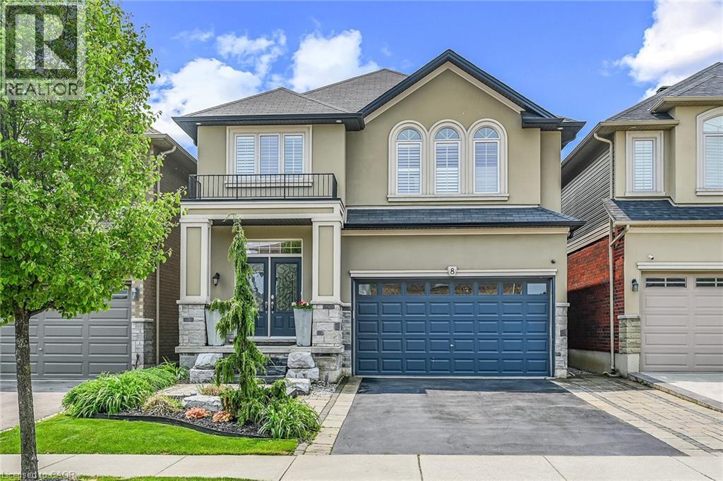 8 Chartwell Cir, Hamilton, ON L9A 0B6