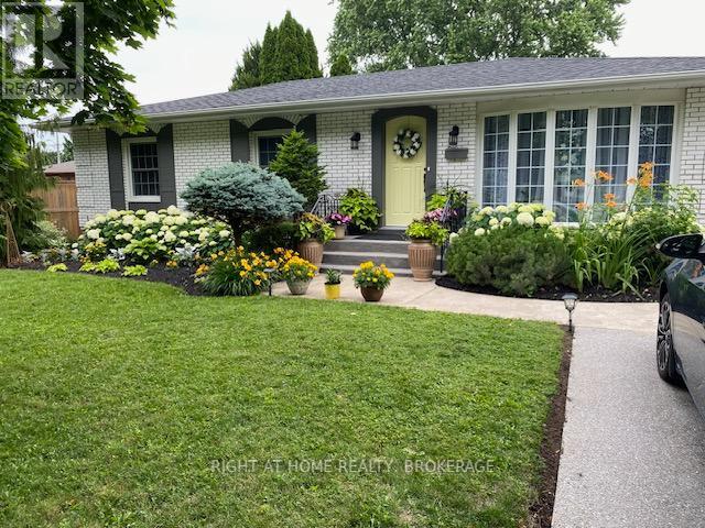98 Windward St, St. Catharines, ON L2M 4C3