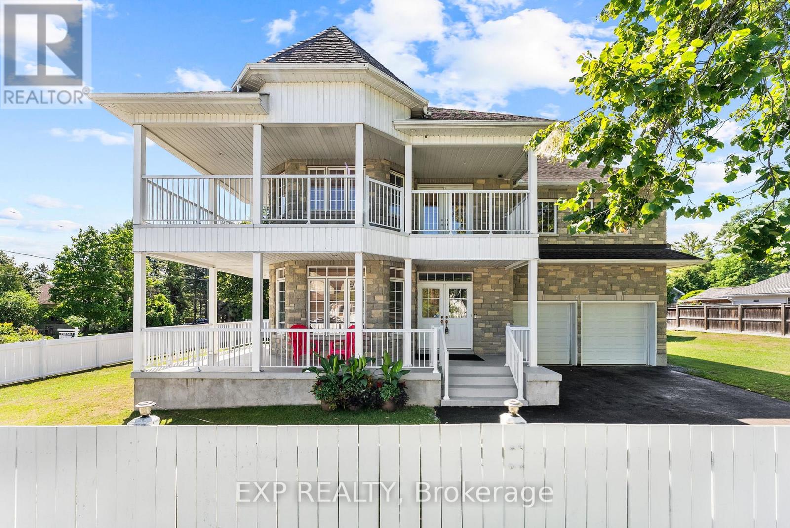371 Raines St, Georgina, ON L4P 3C8