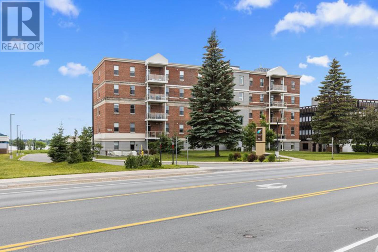 969 Queen St Apt 109, Sault Ste. Marie, ON P6A 2C2