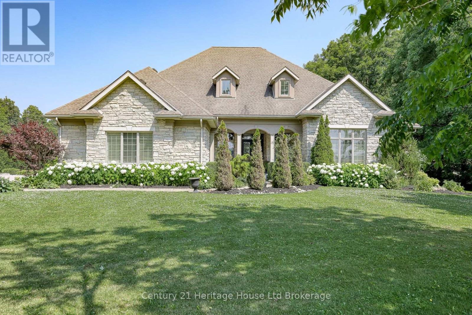 3249 Perth 113 Rd, Perth South, ON N0K 1V0