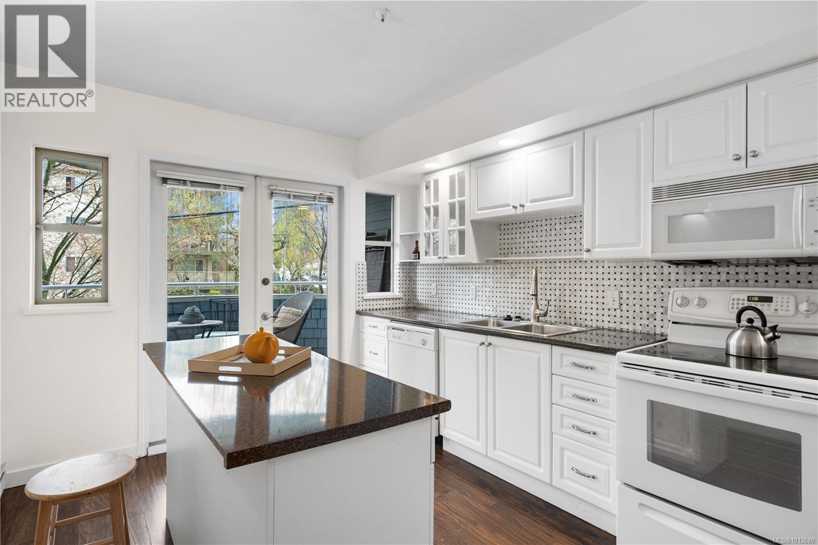 500 Stewart Ave Unit 502 Ave, Nanaimo, BC V9S 5T5