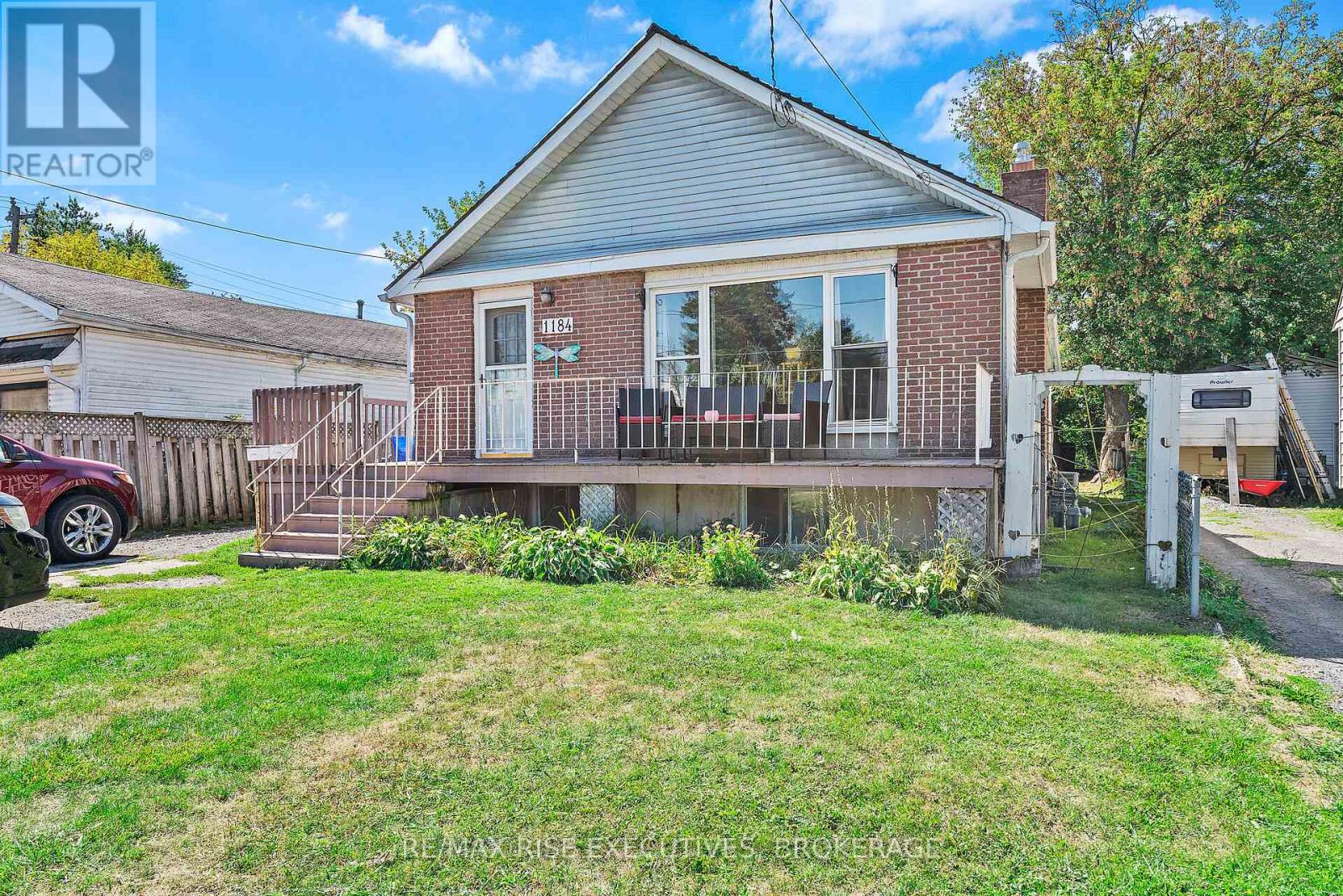 1184 Montreal St, Kingston, ON K7K 3L1