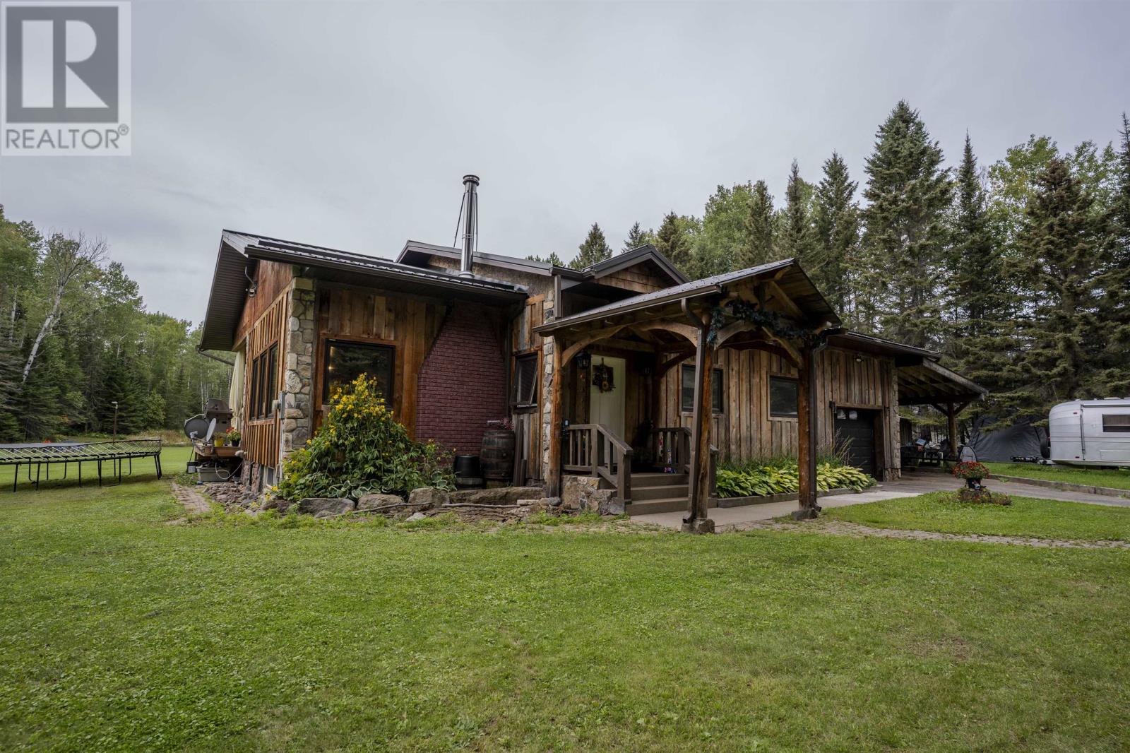 345 Fisher Rd, Thunder Bay, ON P7G 2J1
