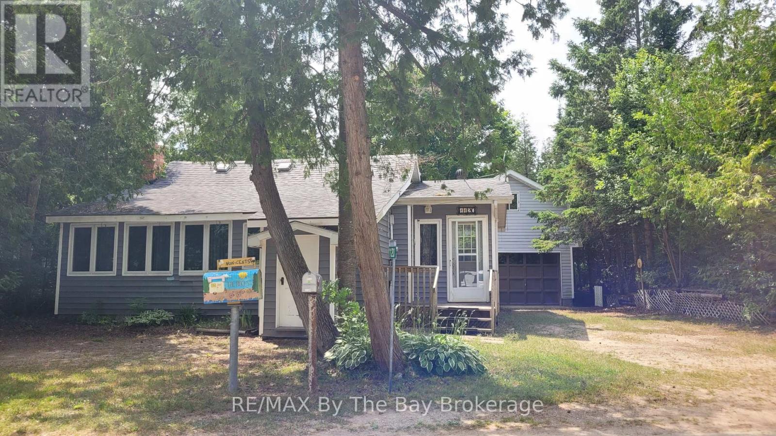 1120 King Edward Ave, South Bruce Peninsula, ON N0H 2G0