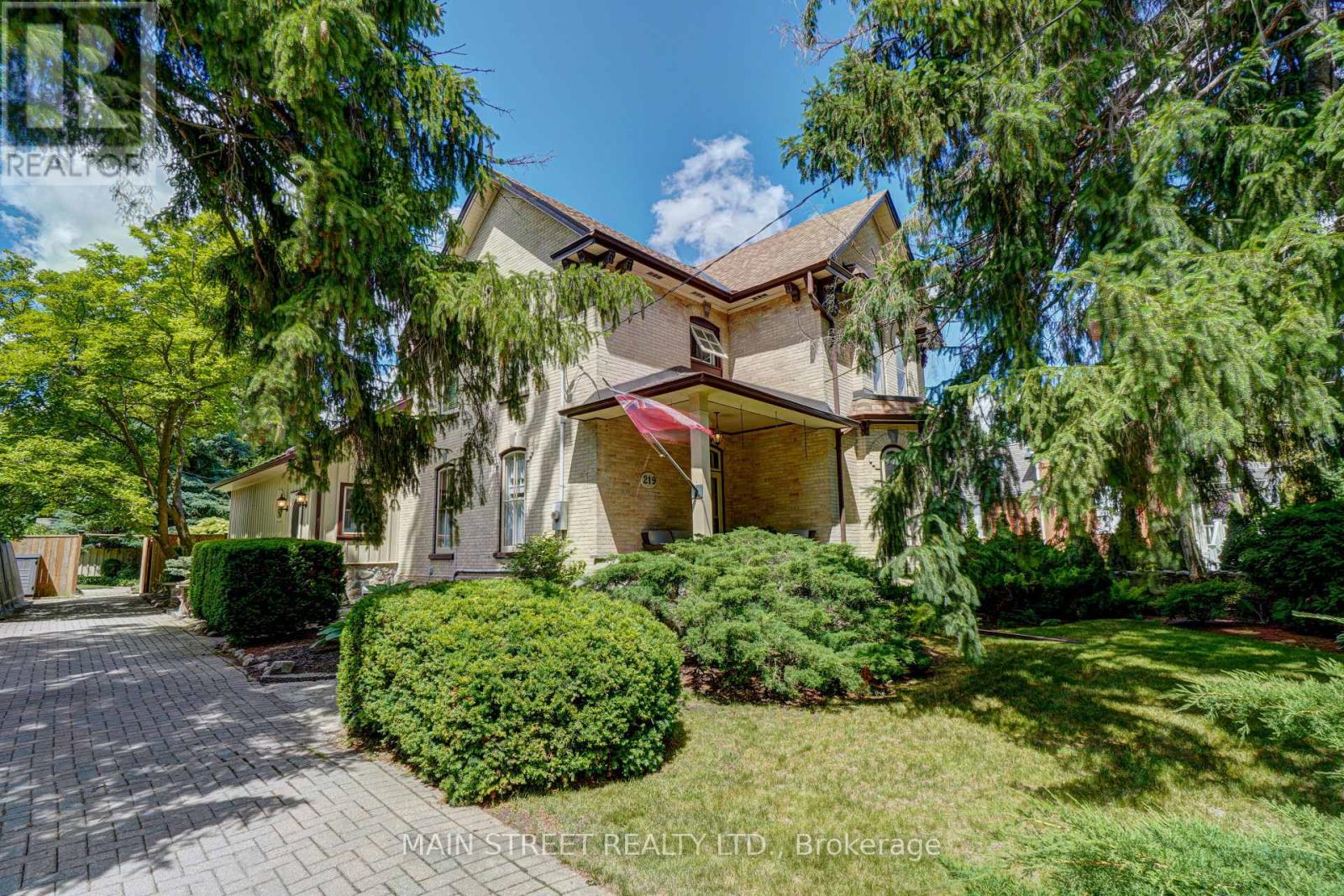 219 Second St, Whitchurch-Stouffville, ON L4A 1B9