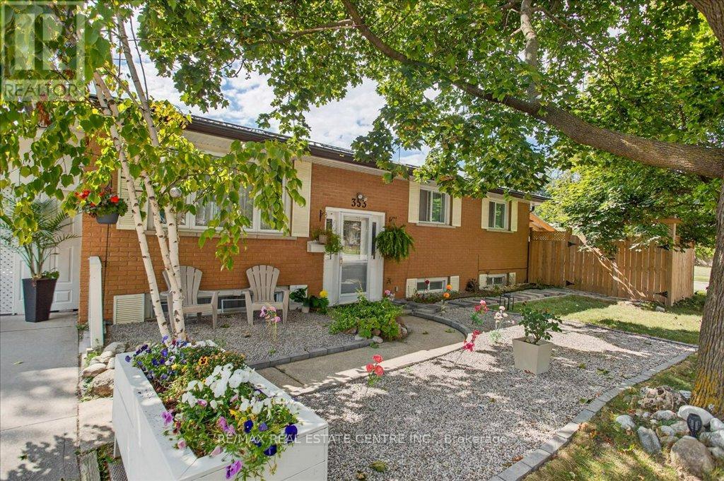 353 Grand Ridge Dr, Cambridge, ON N1S 3Z7