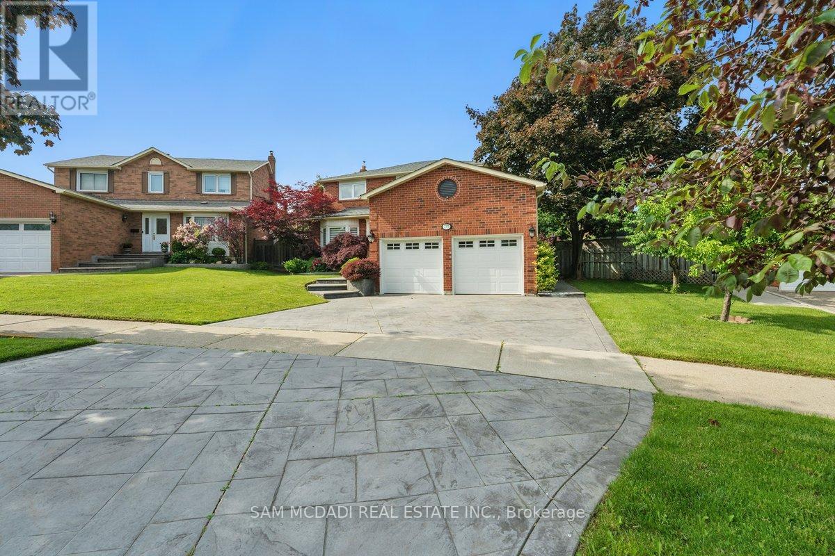 215 Anastasia Ter, Mississauga, ON L5B 3A5