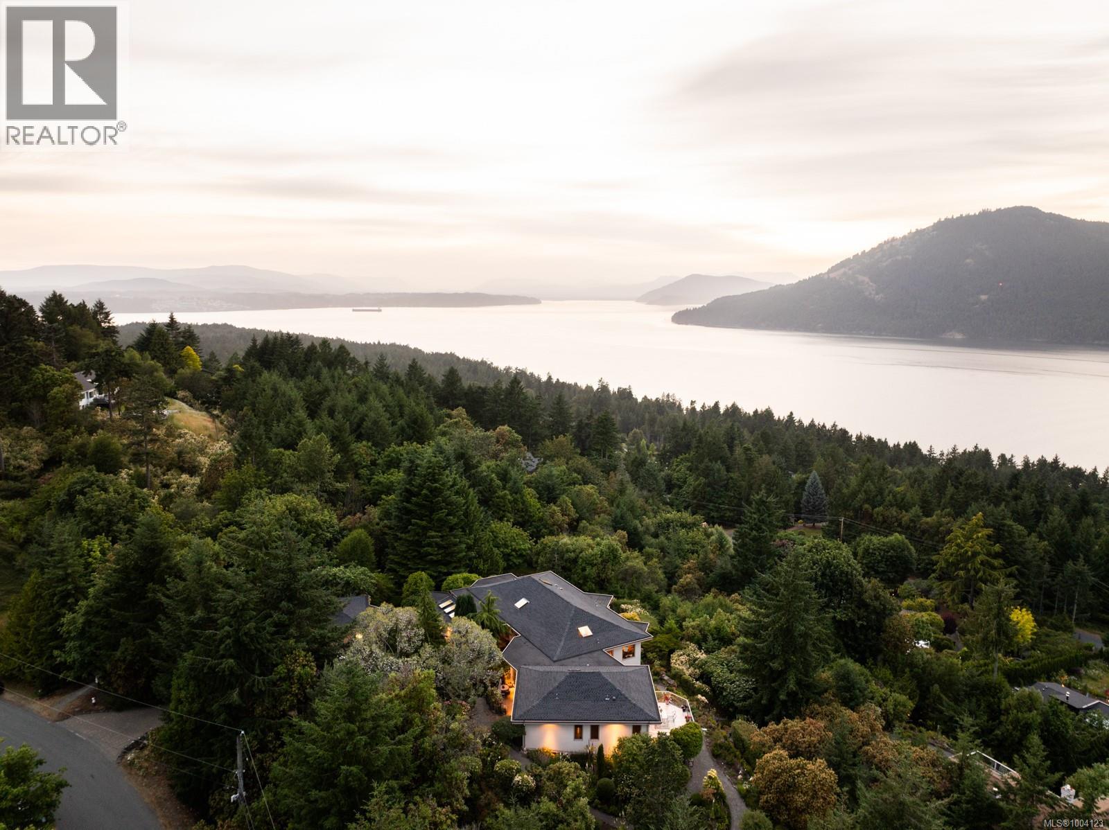 11406 Sycamore Dr, North Saanich, BC V8L 5J9