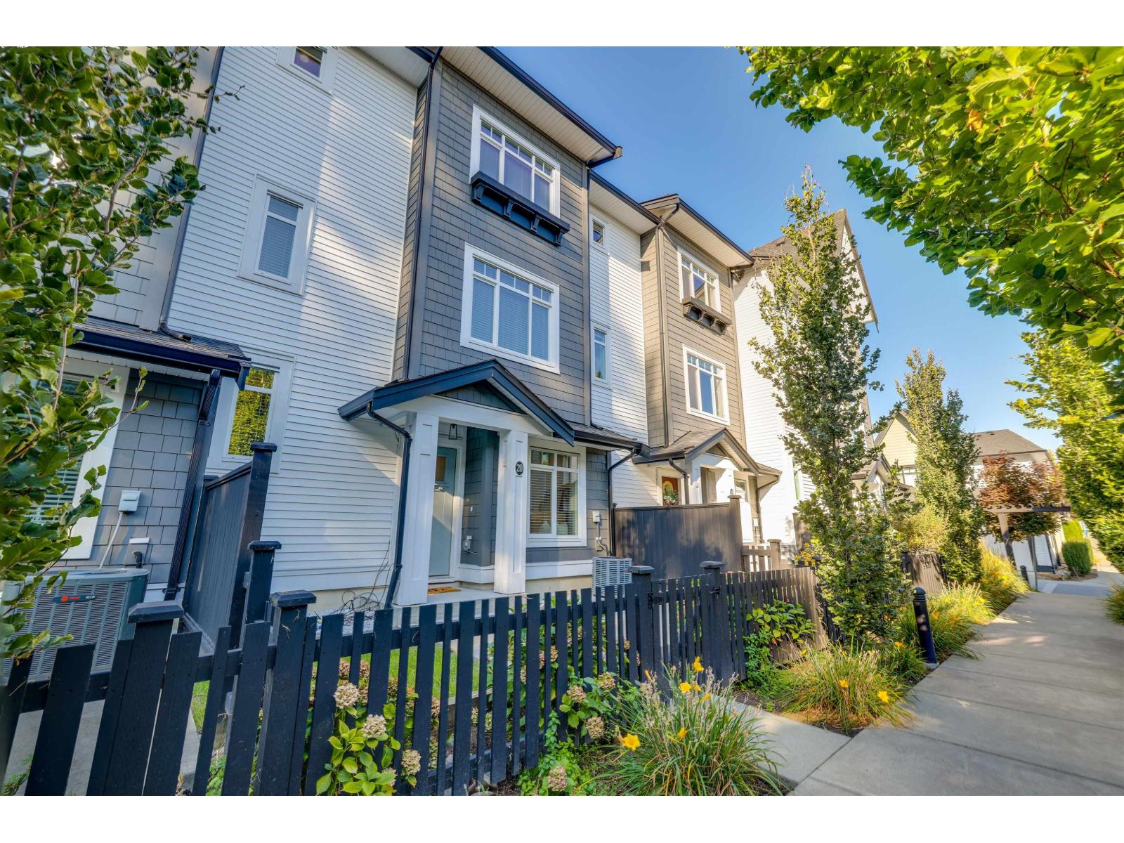 6897 201 Street Unit 20, Langley, BC V2Y 0Z3