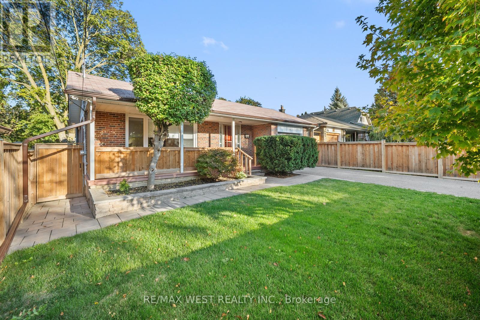 47 Gibson Ave, Toronto, ON M9V 2S5