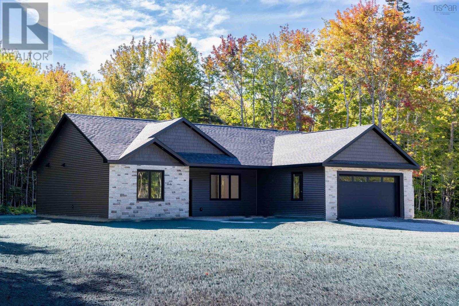 14 Emerson Dr, Howie Centre, NS B1S 1G3