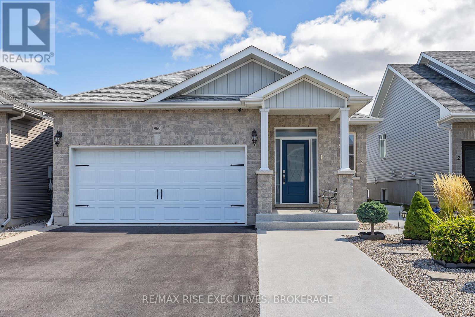 960 Edward Riley Dr, Kingston, ON K7P 0J7