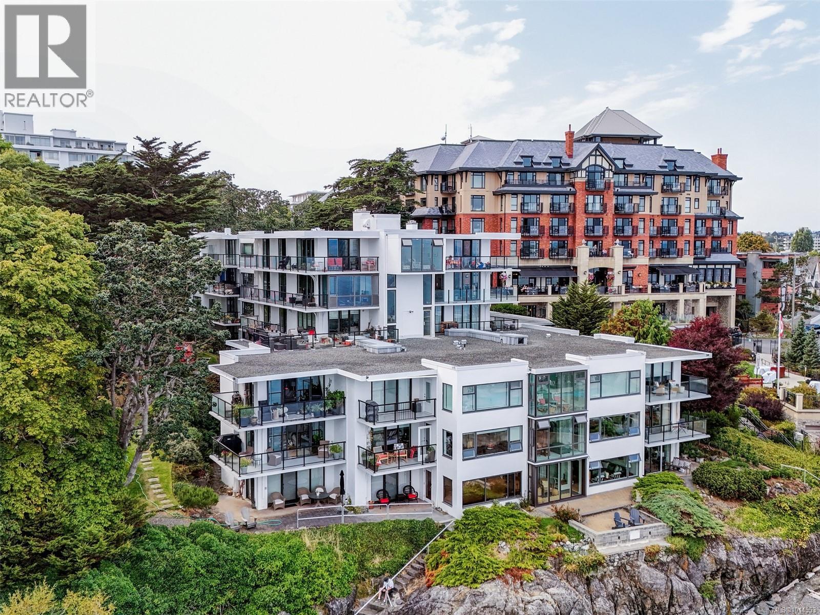 1159 Beach Dr Unit 402 Dr, Oak Bay, BC V8S 2N2