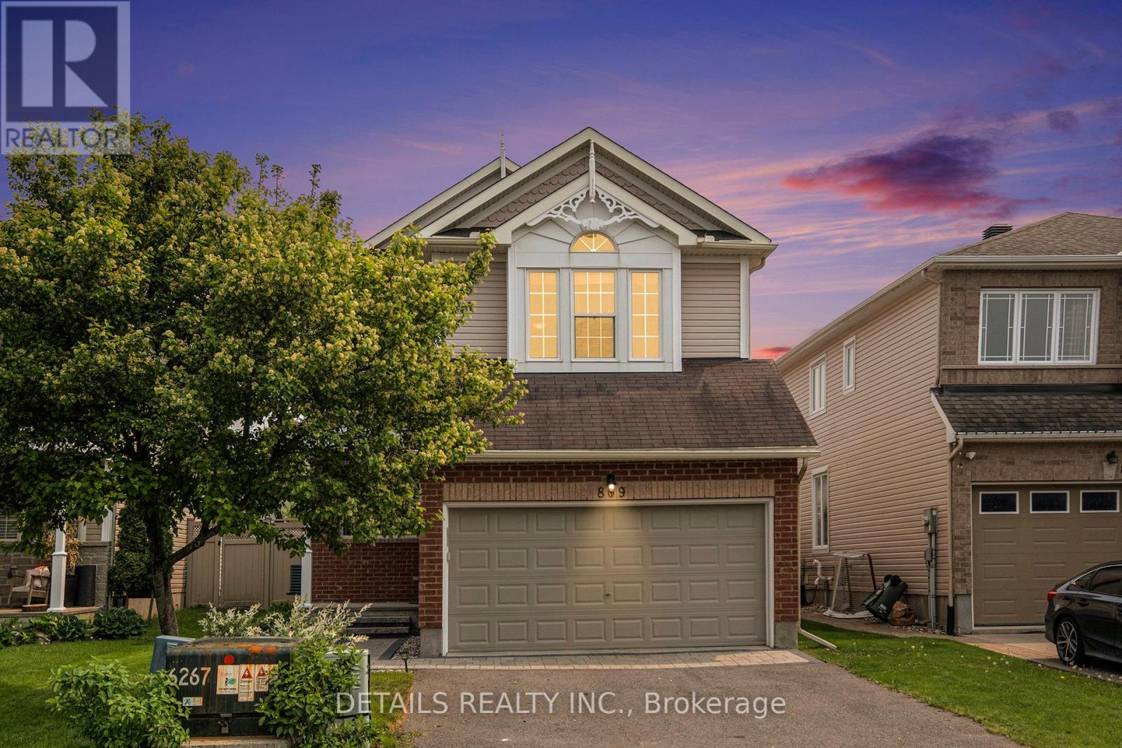 809 Pinnacle St, Ottawa, ON K4A 0L6