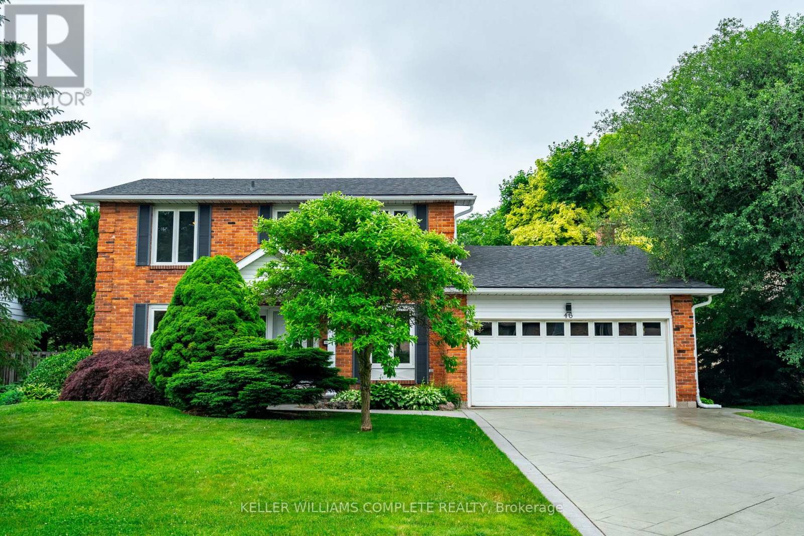 46 Postans Path, Hamilton, ON L9G 3R3