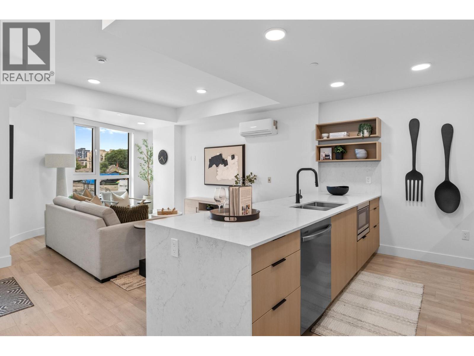620 Coronation Avenue Unit 102, Kelowna, BC V1Y 7A1