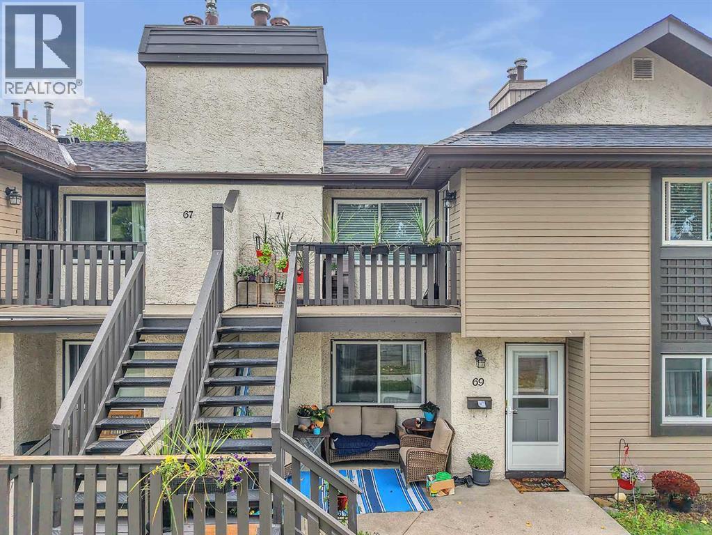 71 Cedar Springs Gdns SW, Calgary, AB T2W 5J9