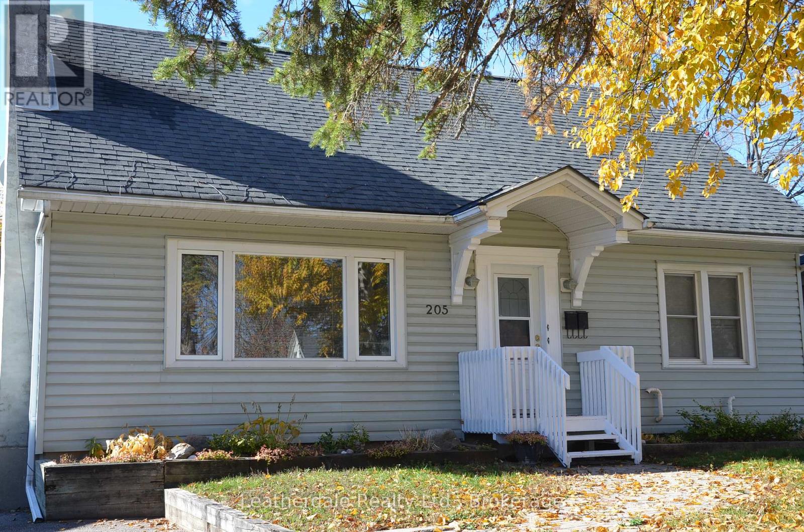 205 W Street N, Orillia, ON L3V 5C7