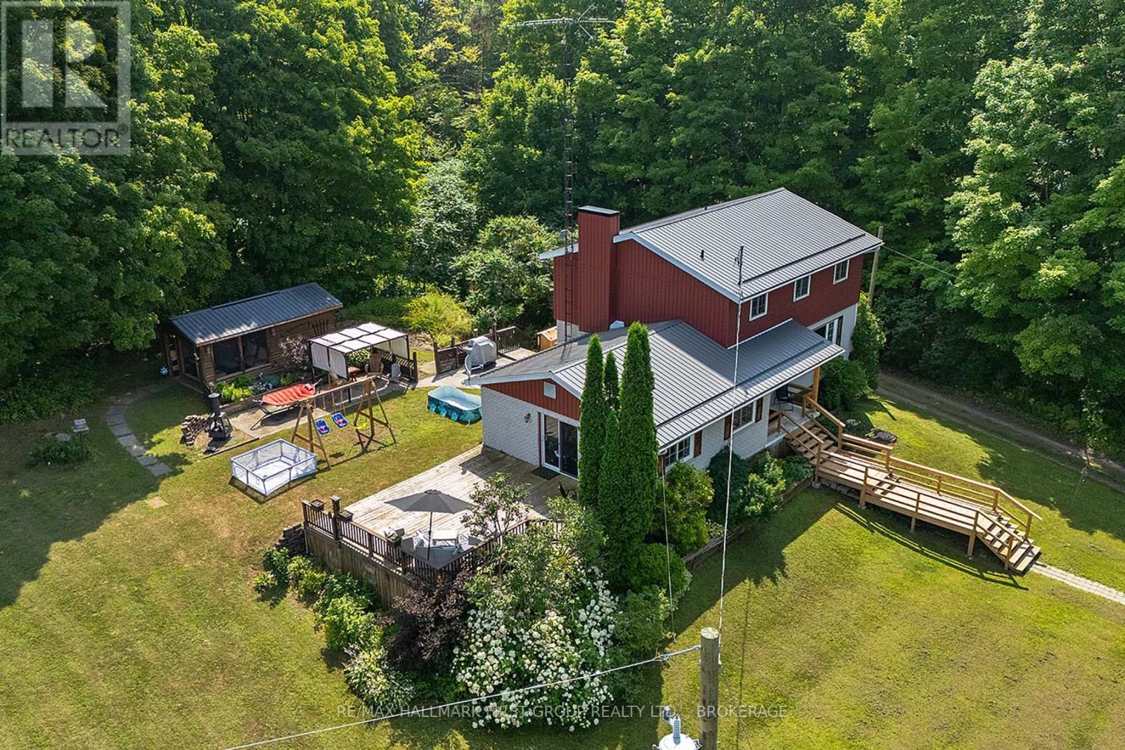 1086 Moon Rd, Central Frontenac, ON K0H 1T0