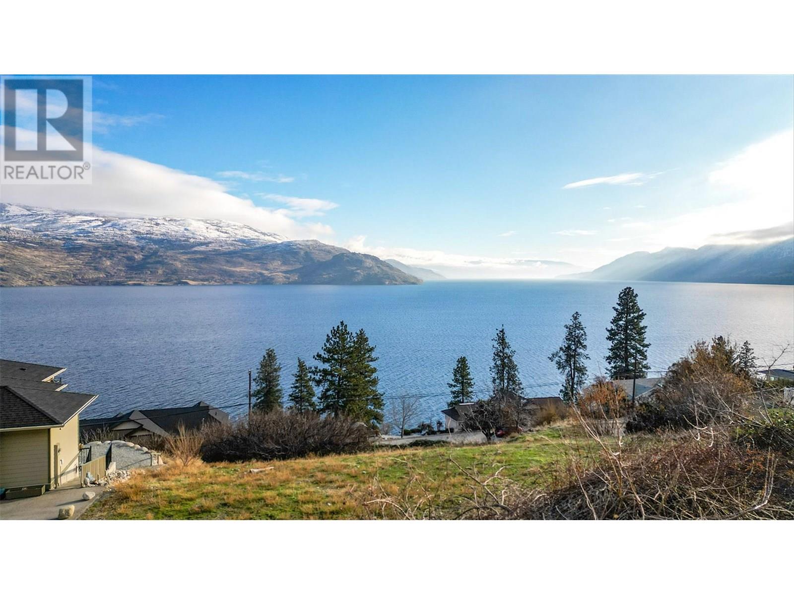 6384 Renfrew Rd, Peachland, BC V0H 1X7