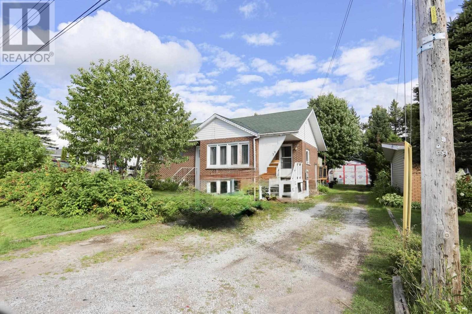 39 Market St, Sault Ste. Marie, ON P6A 4S9