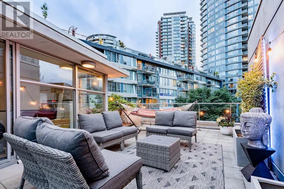 188 Keefer Pl, Vancouver, BC V6B 0J1