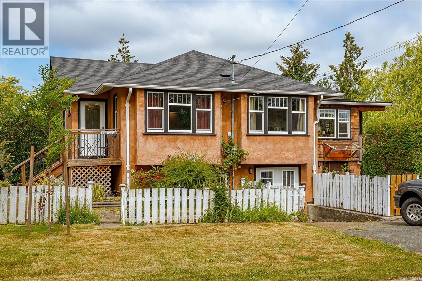 200 Obed Ave, Saanich, BC V9A 1J6