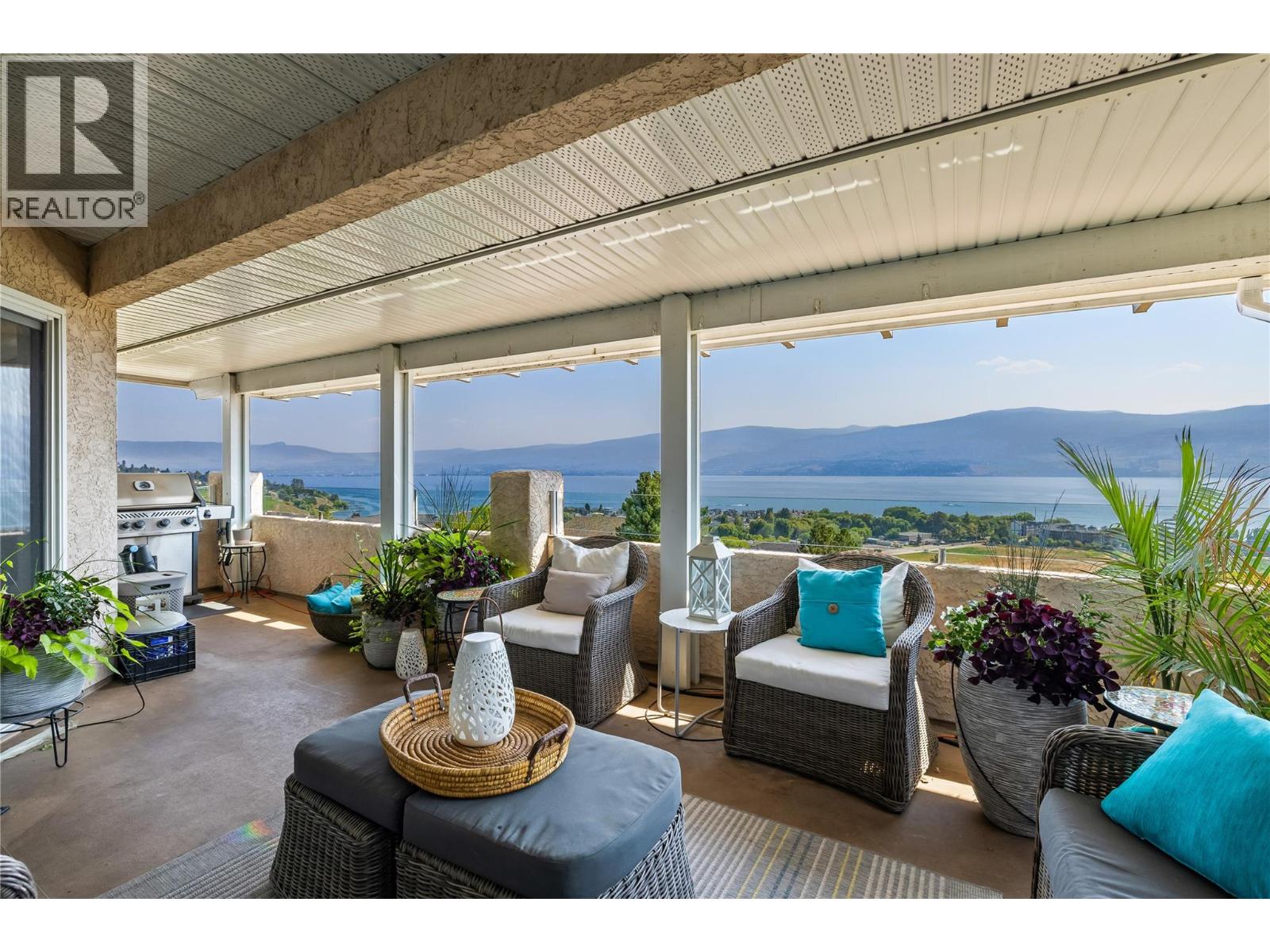 1546 Golden View Dr, West Kelowna, BC V4T 1Y7