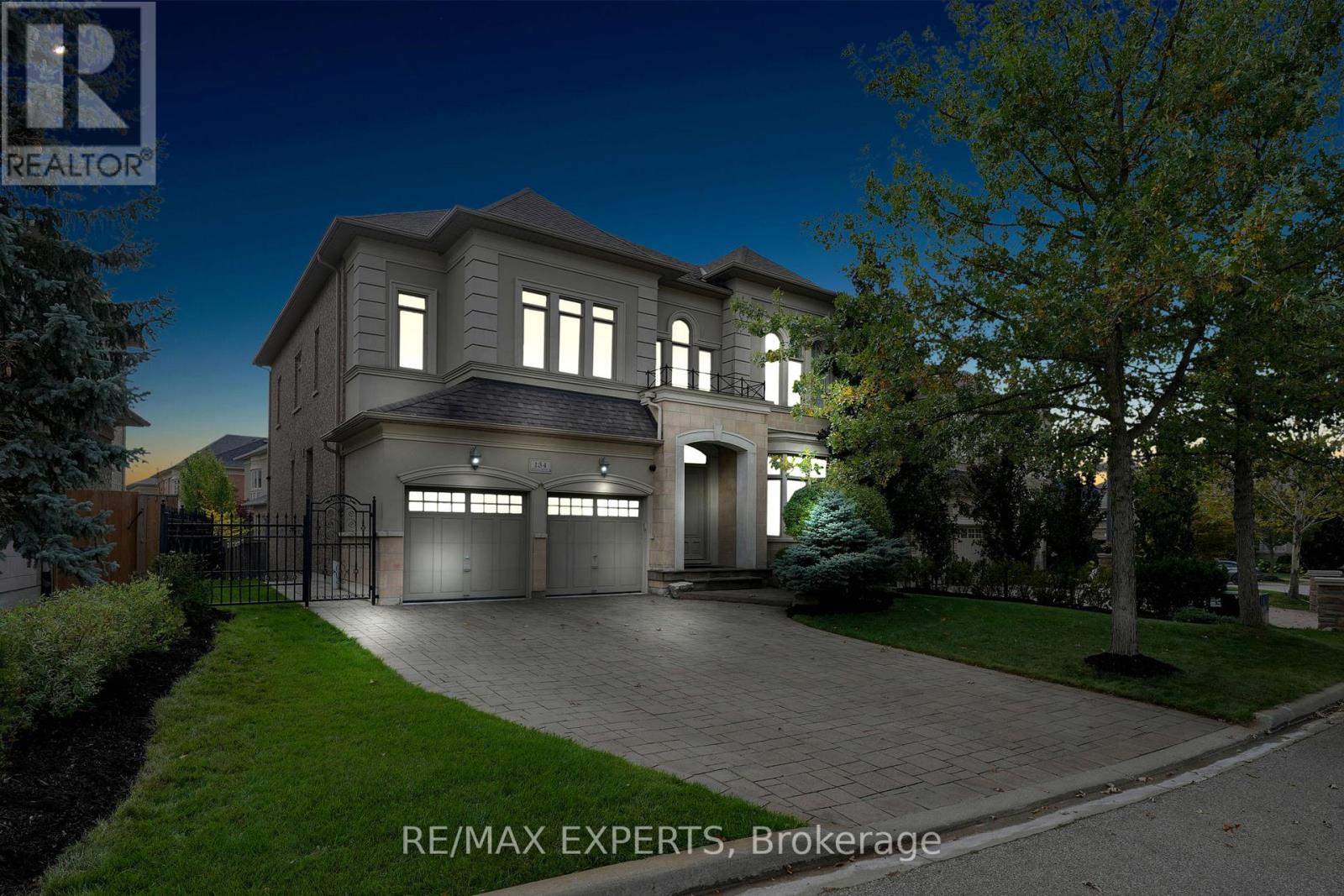 134 Orleans Cir, Vaughan, ON L4H 0V3