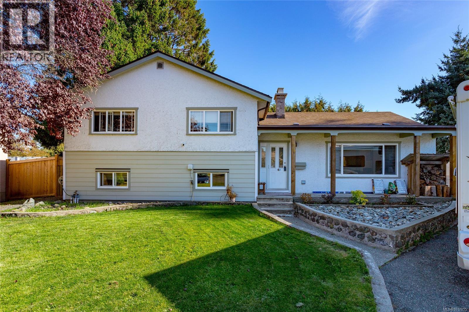 3359 Summerhill Cres, Victoria, BC V9C 2G9