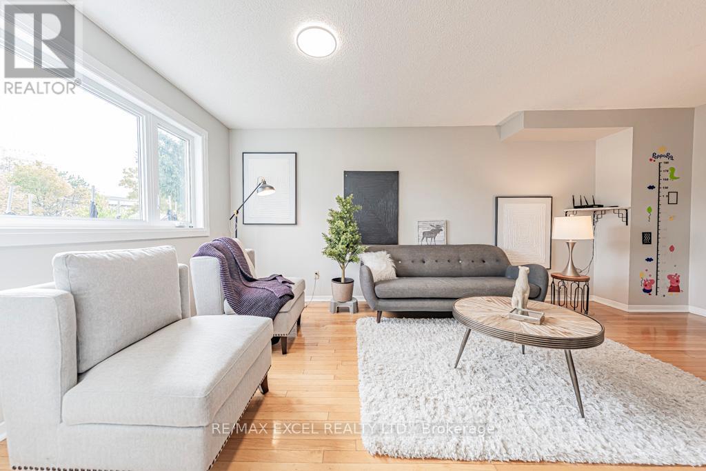 21 Brimstone Cres, Toronto, ON M1V 3C8