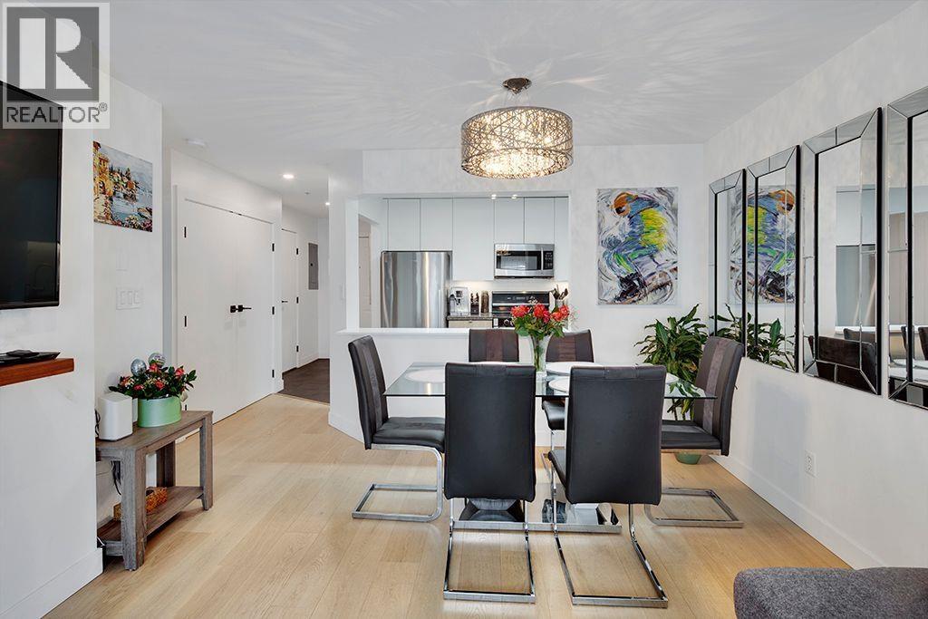 108 W Esplanade Avenue Unit 411, North Vancouver, BC V7M 3M8